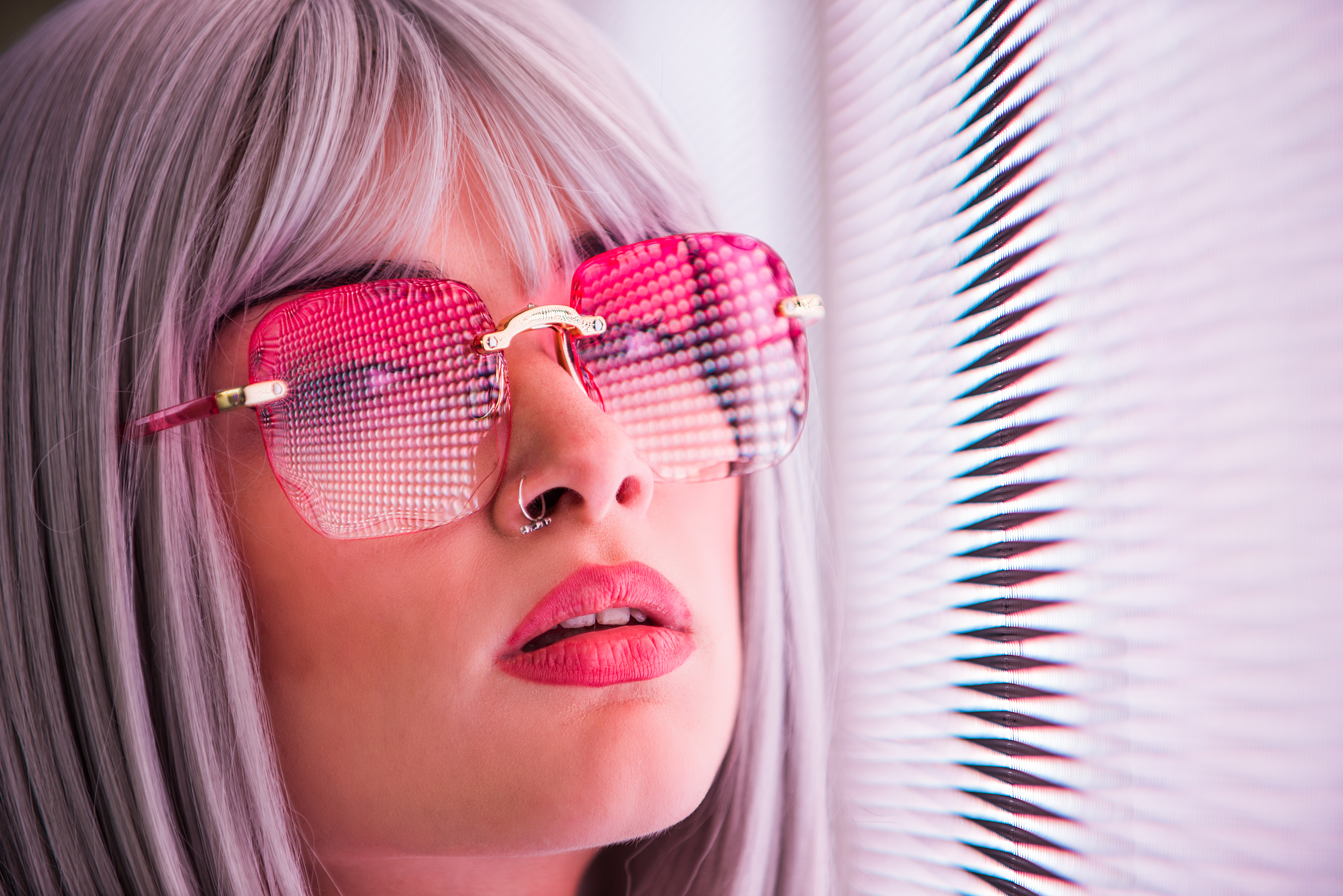 Woman wearing rimless glasses, minimal and modern style