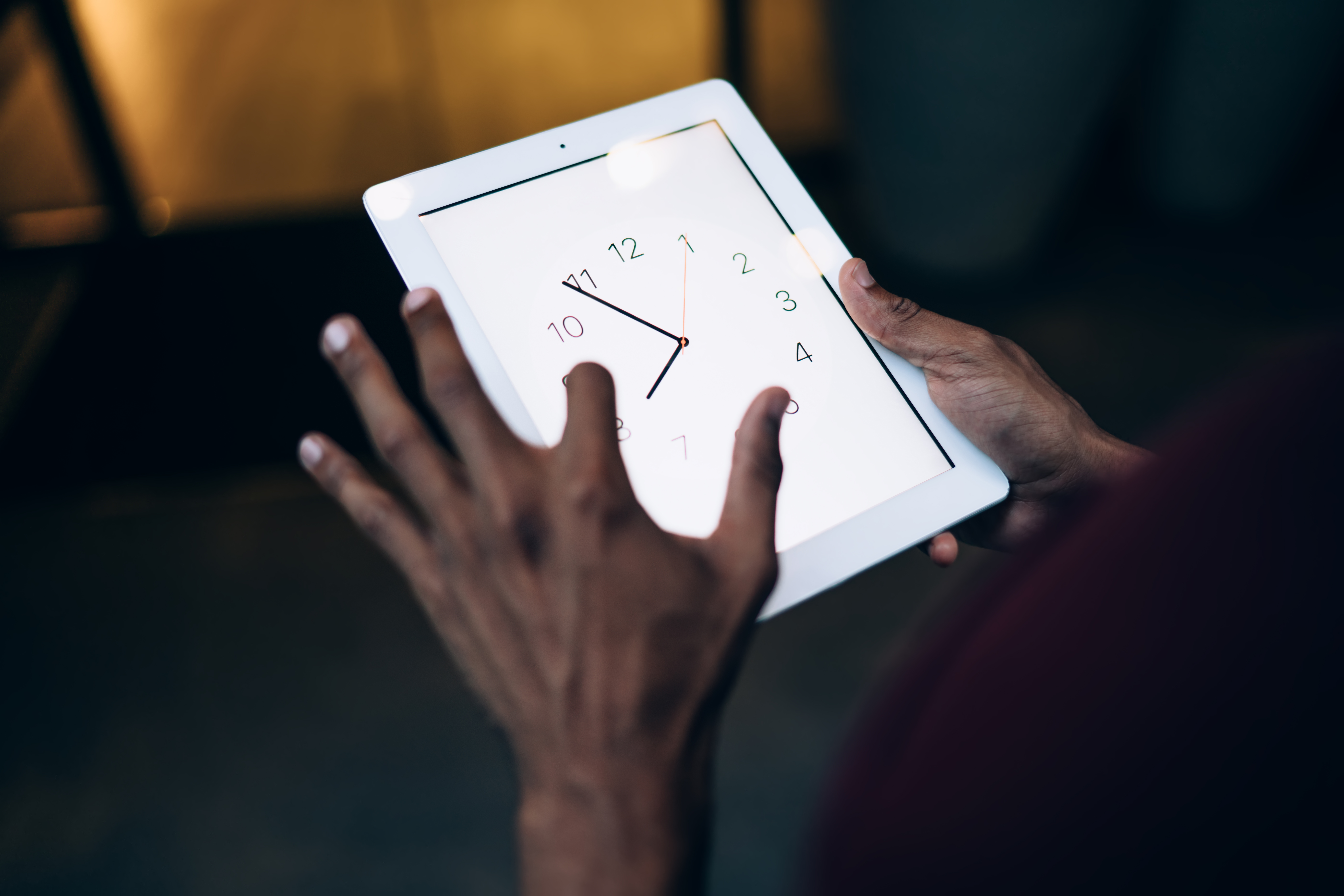 Assessing screen exposure: digital habits and blue light